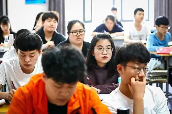 高考教育机构