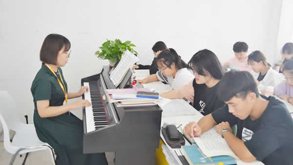 高考教育机构
