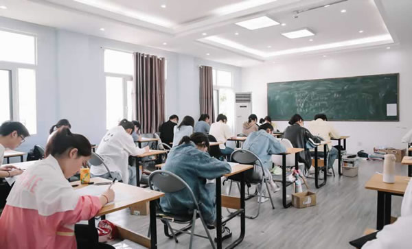 高考教育机构