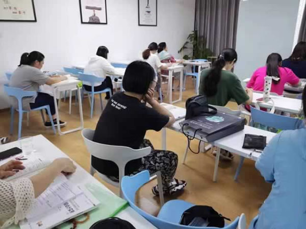 高考教育机构