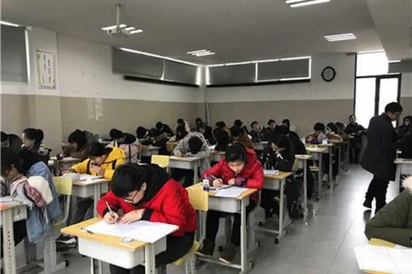 高考教育机构